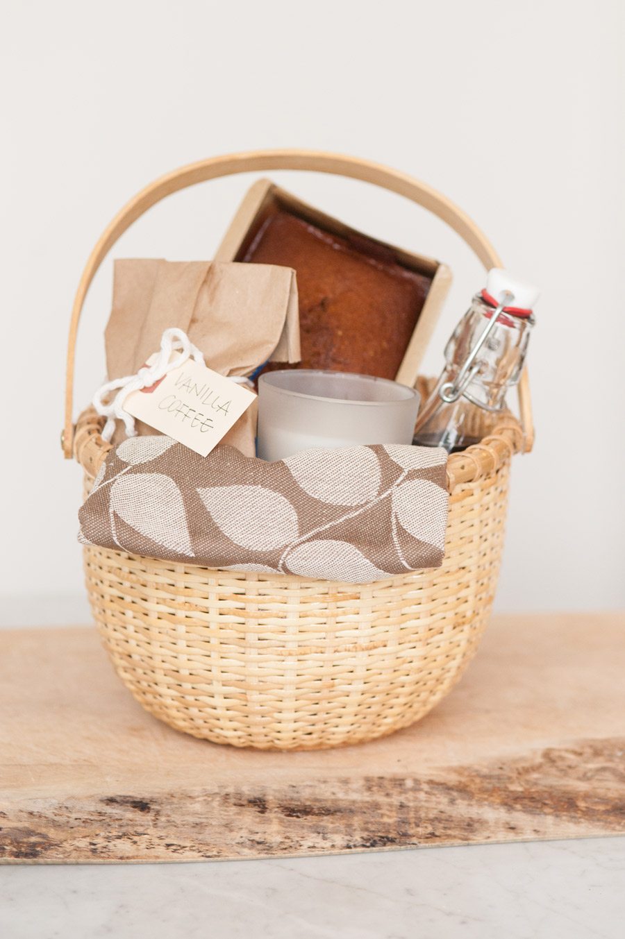 DIY Holiday Hostess Gift Basket - The Sweetest Occasion