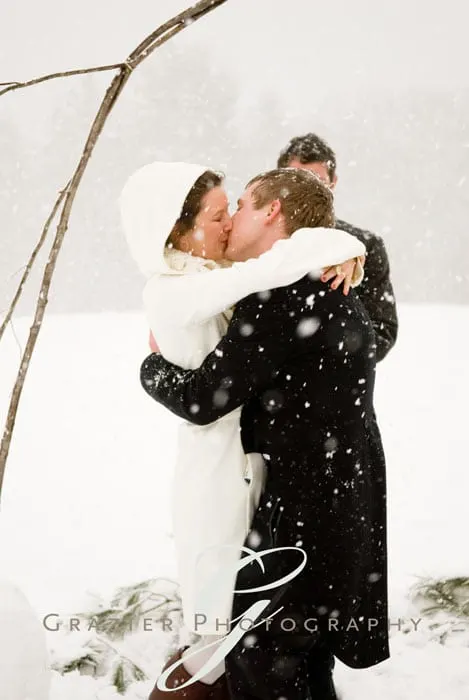 snowy-winter-wedding