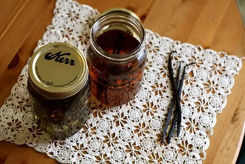 diy-vanilla-extract-recipe