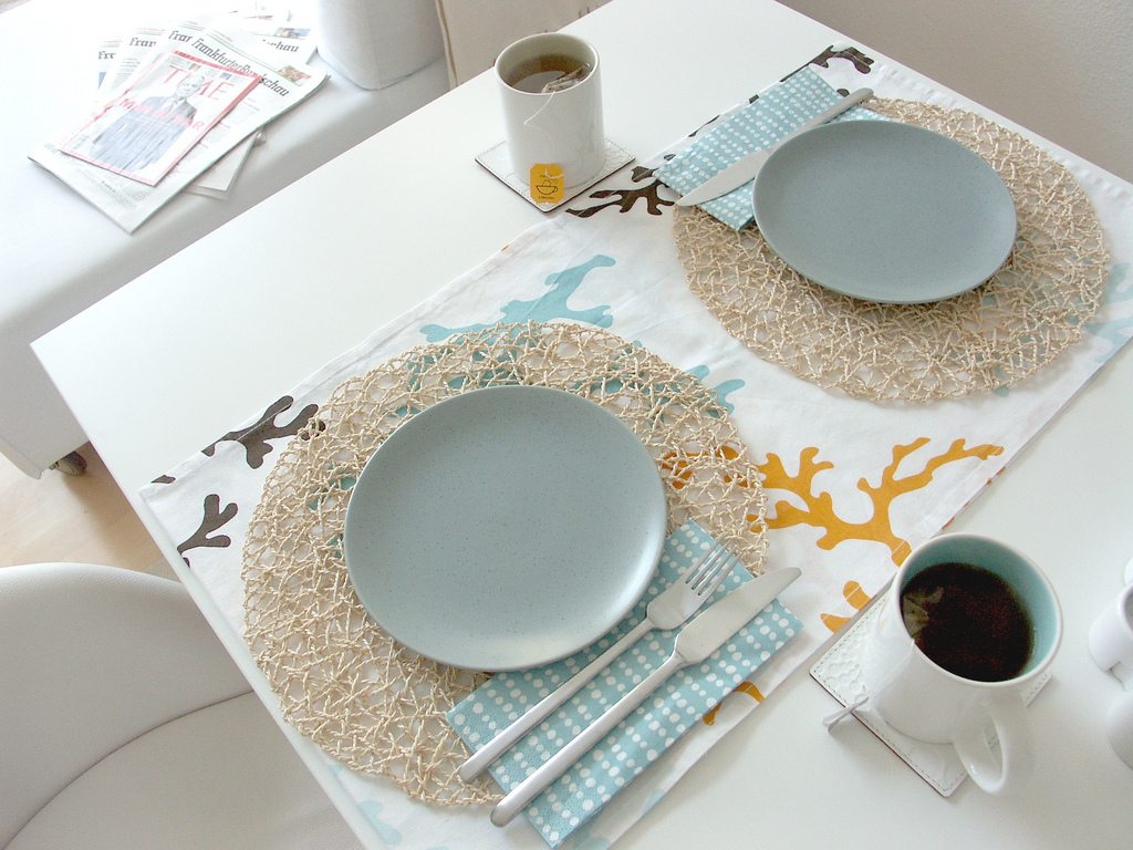 blue-white-beige-modern-table-setting-wedding-reception-ideas - The ... blue-white-beige-modern-table-setting-wedding-reception-ideas - The ...