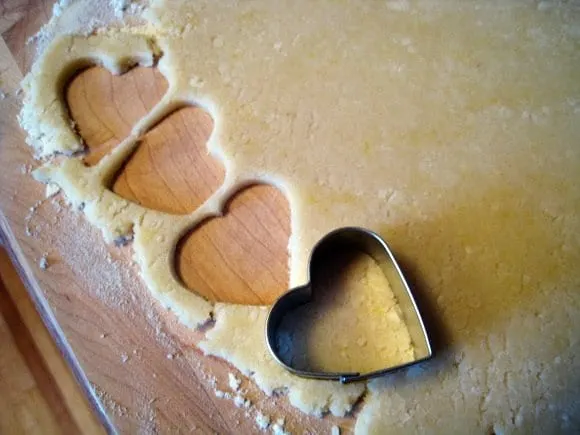 heart-shaped-cookie-cutter