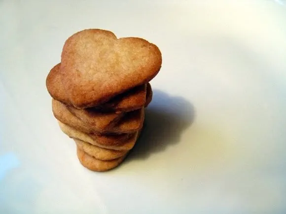 heart-shaped-sugar-cookie