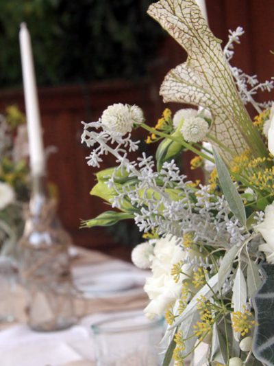 Pretty Dinner Party Inspiration thumbnail