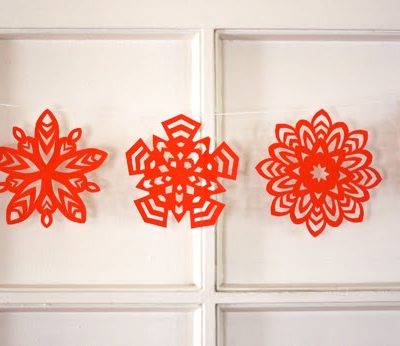 DIY Paper Snowflakes thumbnail