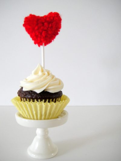 DIY Pom Pom Heart Topper thumbnail