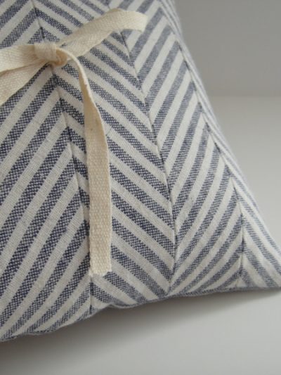 DIY Chevron Ring Pillow thumbnail