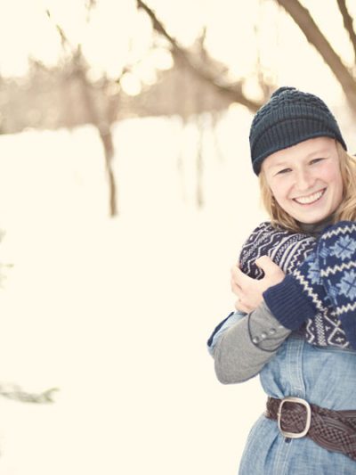 A Cozy Winter Engagement Shoot thumbnail