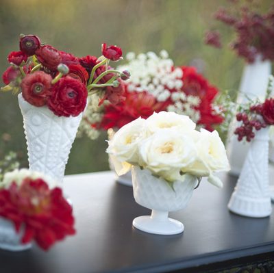 Pretty Red + White Wedding Flowers thumbnail
