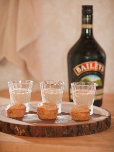 Friendsgiving with Baileys thumbnail