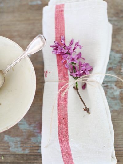 Loving Spring Dinner Parties thumbnail