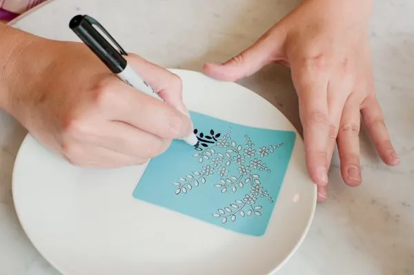 DIY Sharpie plate from The Sweetest Occasion