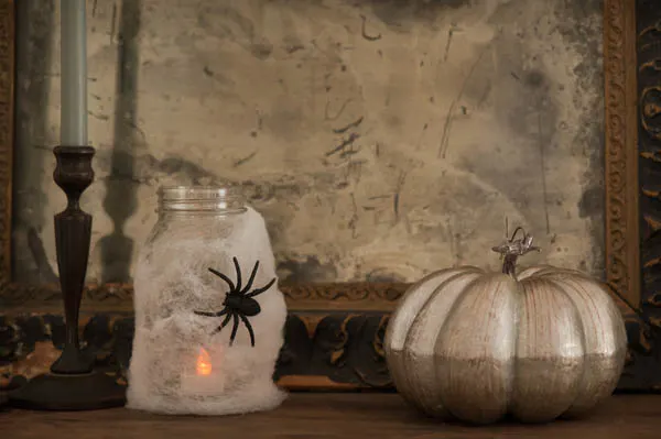 Halloween mason jar spider lanterns | The Sweetest Occasion