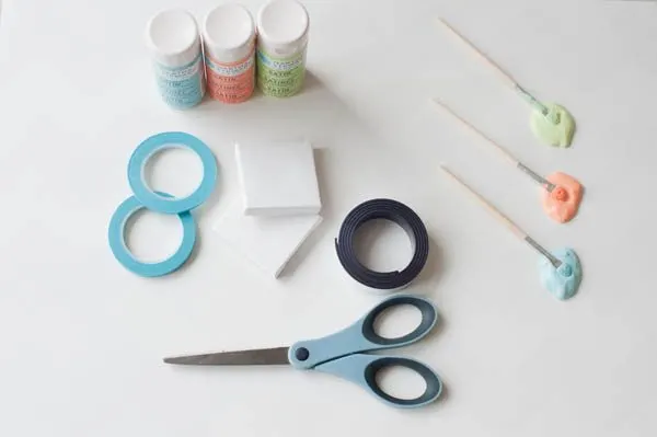 DIY canvas magnets from The Sweetest Occasion