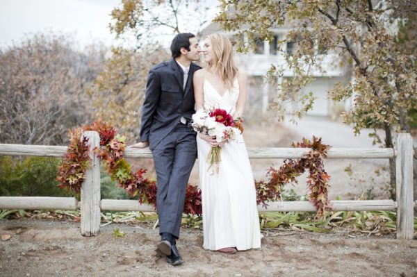 Beautiful fall flowers by Sarah Winward | photo by Jessica Peterson via The Sweetest Occasion