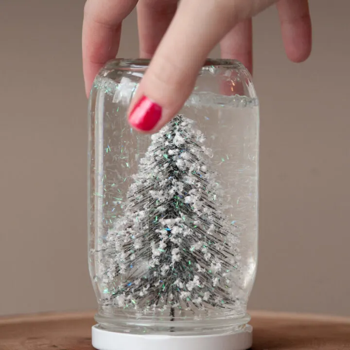 How to Make Christmas Snow Globes