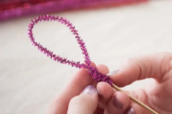 DIY pipe cleaner heart toppers from The Sweetest Occasion