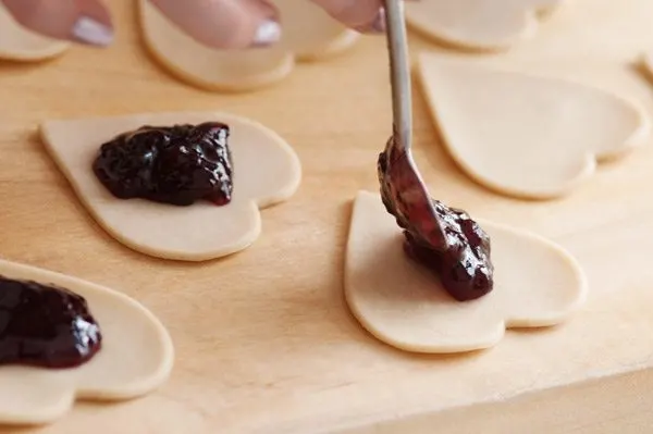 Cherry Jam Heart Pie Pops from The Sweetest Occasion