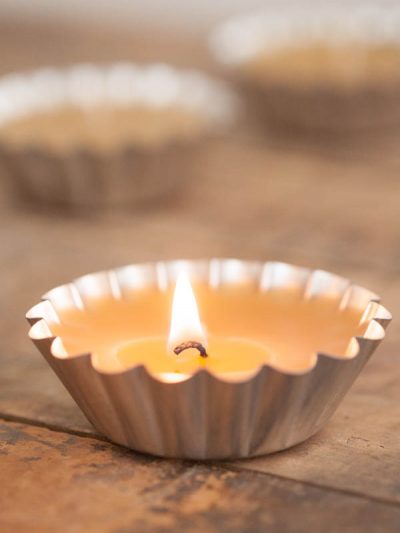 DIY Beeswax Candles thumbnail