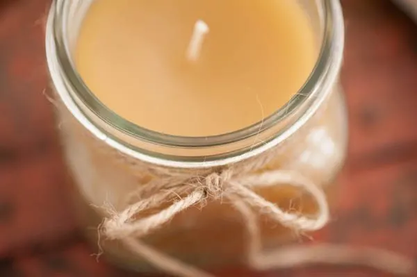 How to Make Beeswax Candles in Glass Jars: DIY Beeswax Candles