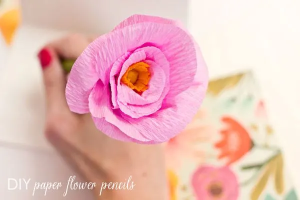 Easy & Pretty Tea Party Flowers [DIY tutorial] - THE SWEETEST DIGS