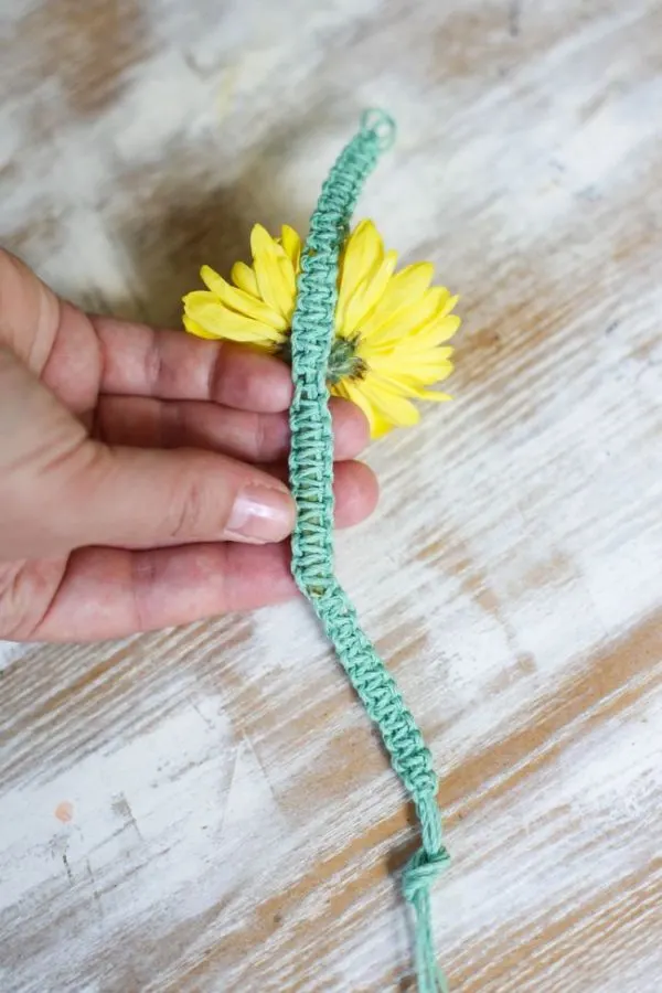 DIY Fresh Flower Macrame Bracelet