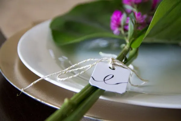 DIY Floral Place Settings | The Sweetest Occasion