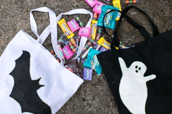 DIY Tote Bags for Halloween | The Sweetest Occasion
