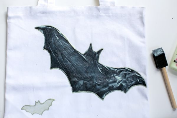 Halloween Tote Bag Tutorial | The Sweetest Occasion