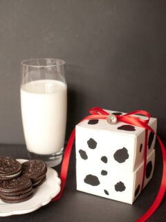 DIY Milk and Cookie Favor Boxes | The Sweetest Occasion