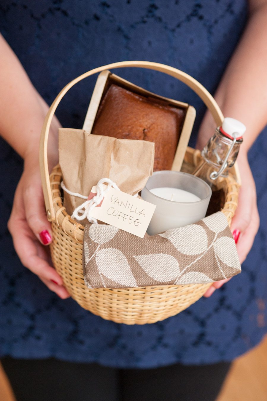 DIY Holiday Hostess Gift Basket