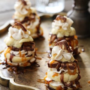 Friday Link Love (And 3 Recipes Made with Halloween Candy) thumbnail