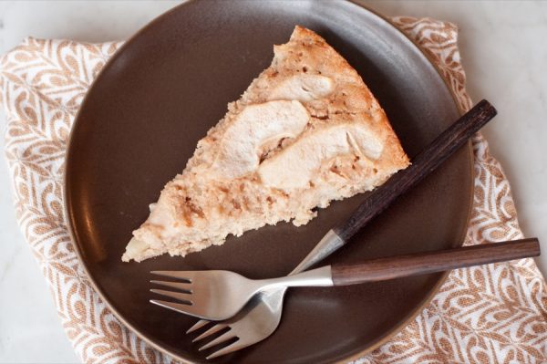 Cinnamon Pear Skillet Cake | The Sweetest Occasion