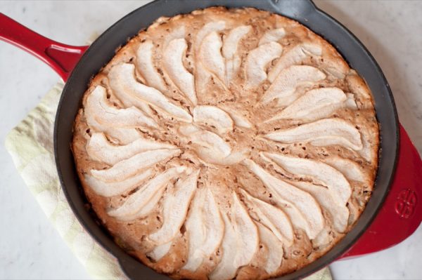 Cinnamon Pear Skillet Cake | The Sweetest Occasion