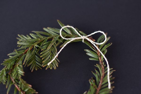 DIY Mini Holiday Wreaths