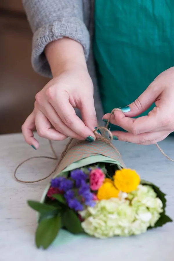 DIY Mini Valentines Day Bouquets