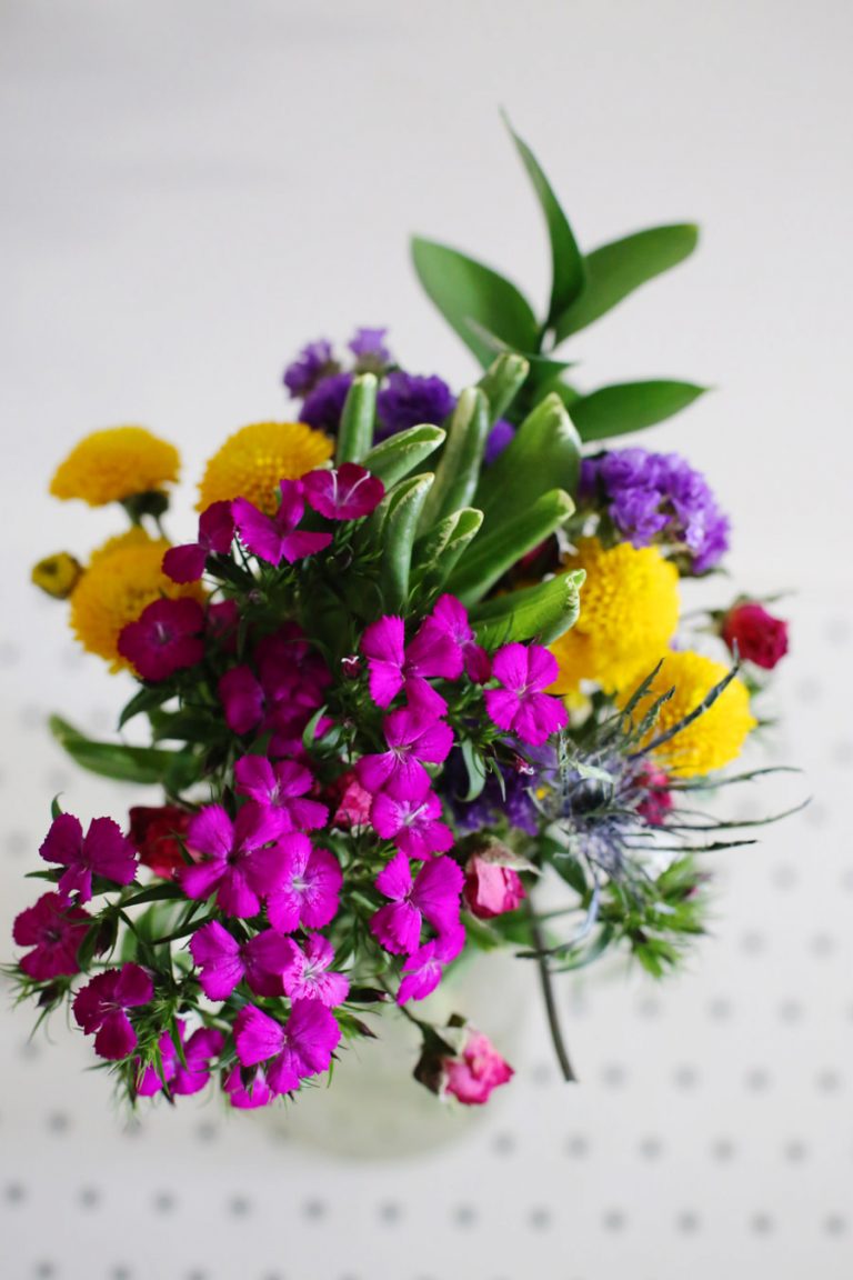 tips-tricks-how-to-keep-flowers-fresh-the-sweetest-occasion