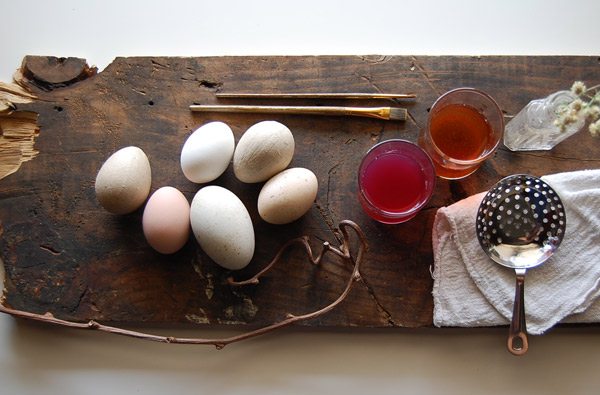 DIY Natural Dyed Easter Eggs