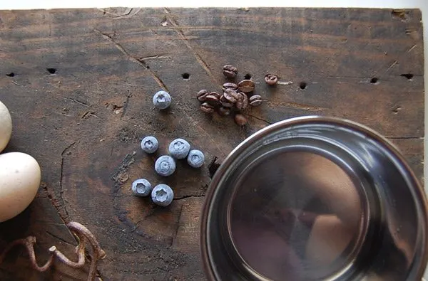 DIY Natural Dyed Easter Eggs