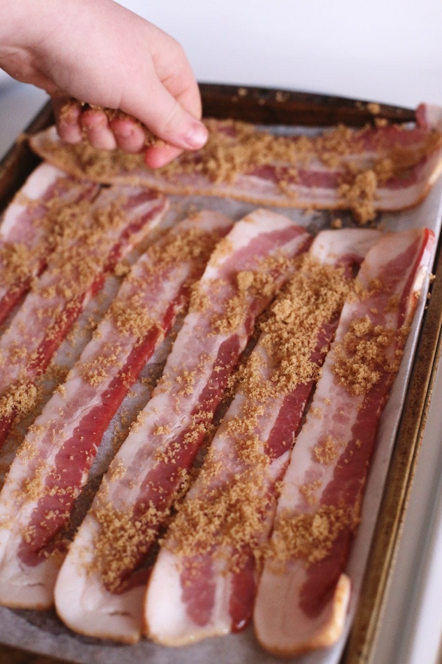 Million Dollar Bacon Recept / Bacon (ook bekend als Millionaire Bacon) met bruine suiker, cayenne en rode peper vlokken!