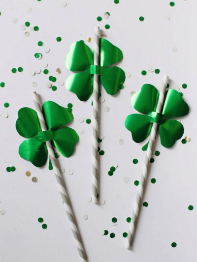 DIY Shamrock Straw Toppers thumbnail
