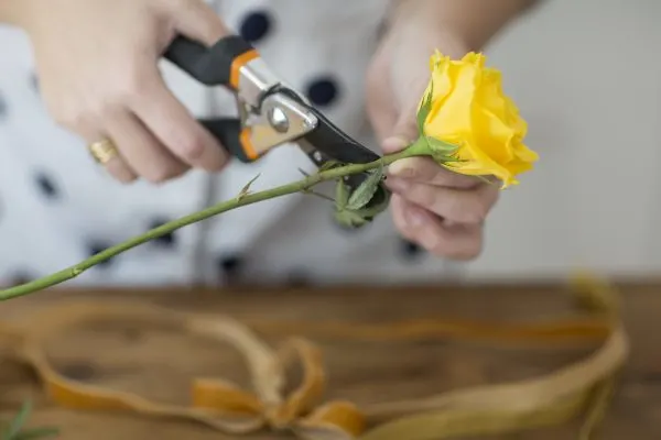 DIY Ribbon Flower Necklace