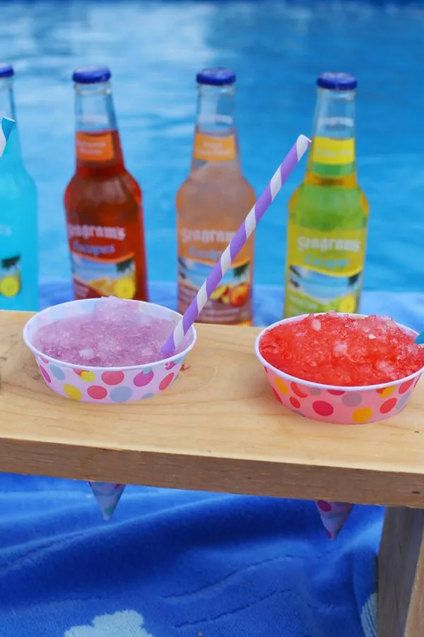 DIY Snow Cone Holder by @cydconverse