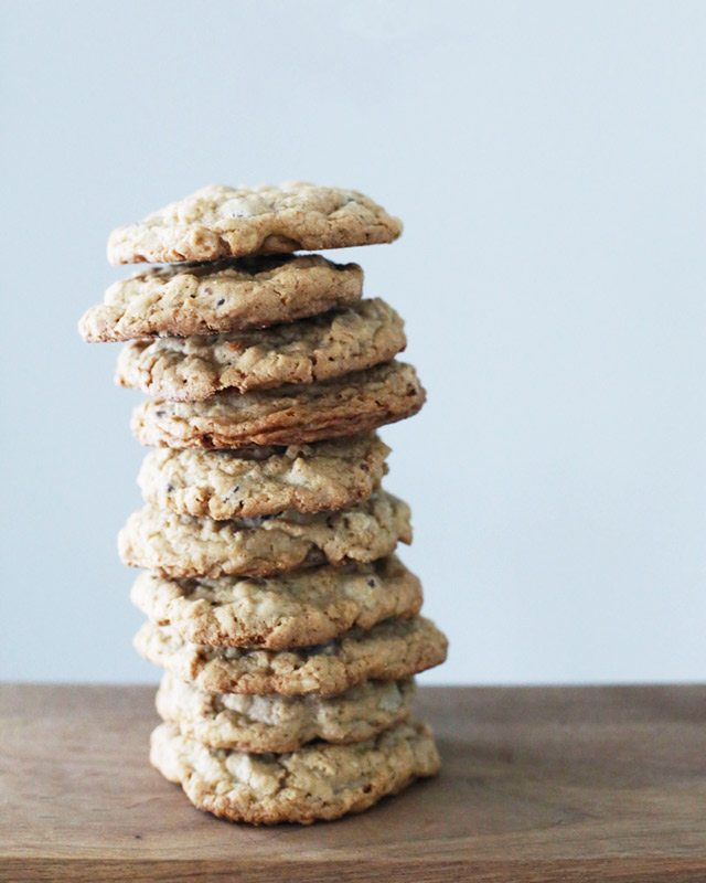 Oatmeal Chocolate Chip Cookies by @cydconverse