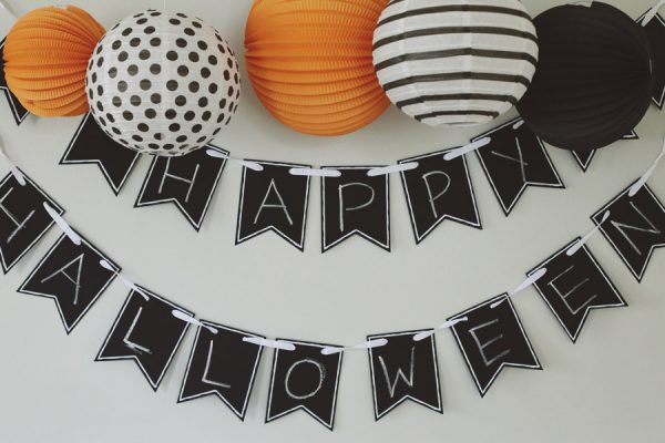 4 Easy Tips for Hosting a Halloween Party from @cydconverse