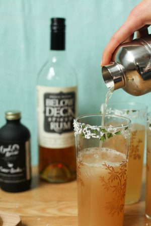 Hula on Ice Cocktail by @cydconverse
