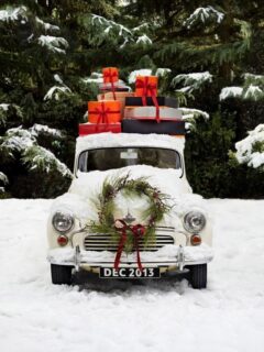 A Christmas Truck via @cydconverse