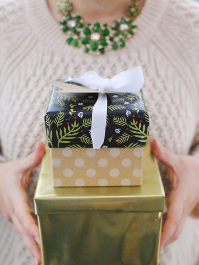 A Festive Last Minute Gift Wrapping Party thumbnail