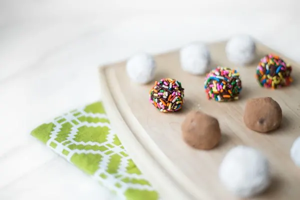 Homemade Chocolate Truffles by @cydconverse