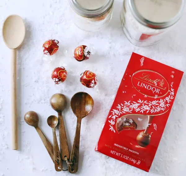 Christmas Chocolate Truffle Cookies by @cydconverse