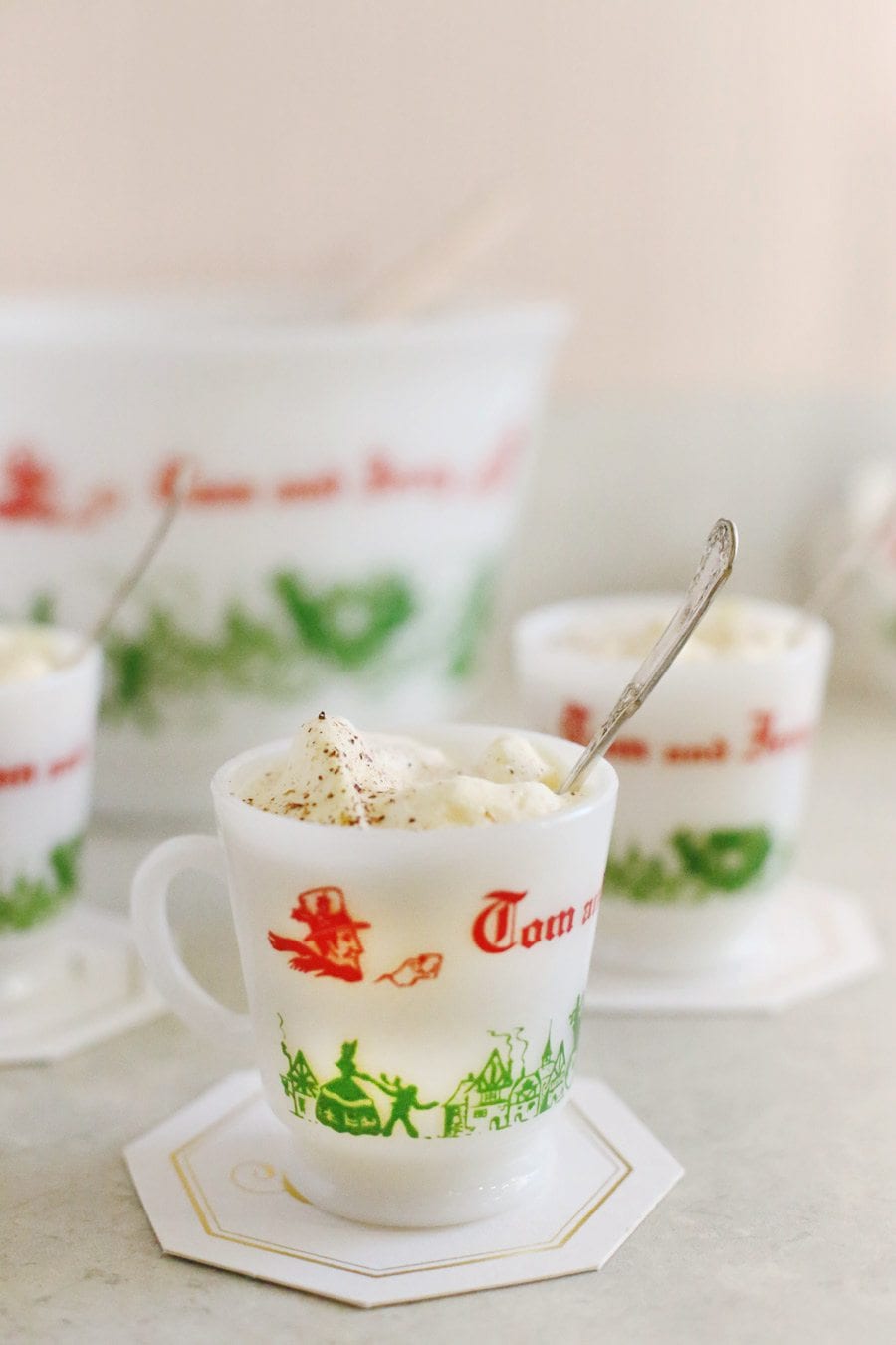 Traditional Tom and Jerry Recipe | Christmas cocktails, entertaining tips and Christmas party ideas by @cydconverse